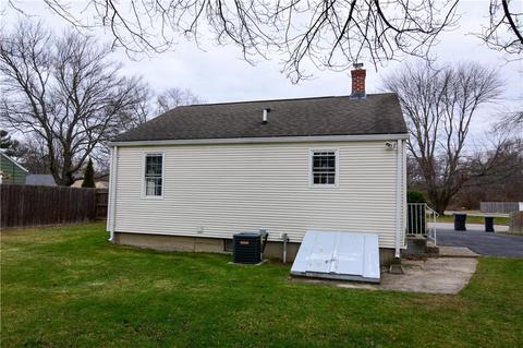 61 Euclid Ave, Warwick, RI 02889 photo 8