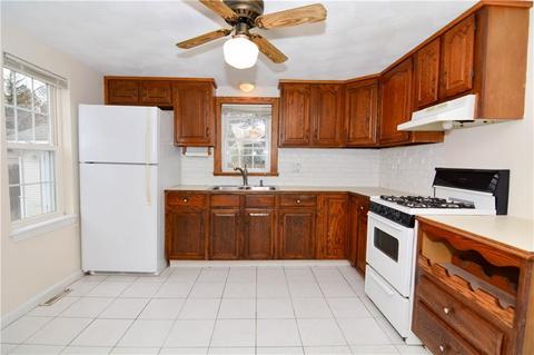 61 Euclid Ave, Warwick, RI 02889 photo 2