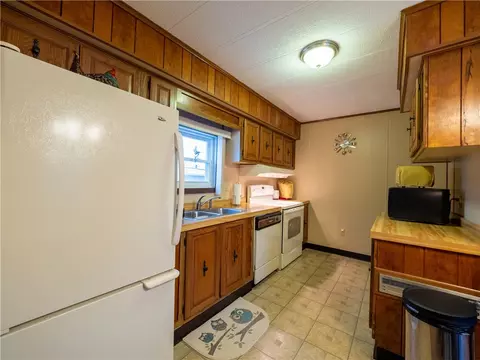 4 Lane D Ln, Coventry, RI 02816 photo 8