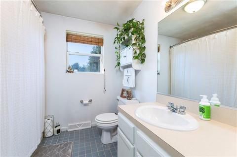 24 Dunns Corner Rd, Westerly, RI 02891 photo 9
