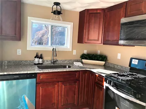 112 Model Ave, Warwick, RI 02889 photo 6