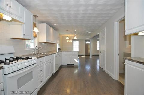 90 Fuller St, Warwick, RI 02889 photo 3