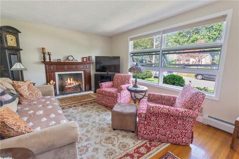 44 Barstow Rd, Warwick, RI 02888 photo 4