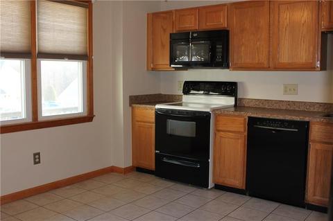 1001 Brookhaven Ln, Woonsocket, RI 02895 photo 4