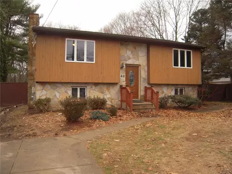 40 Benoit St, Coventry, RI 02816 photo 1