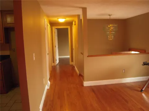 40 Benoit St, Coventry, RI 02816 photo 4