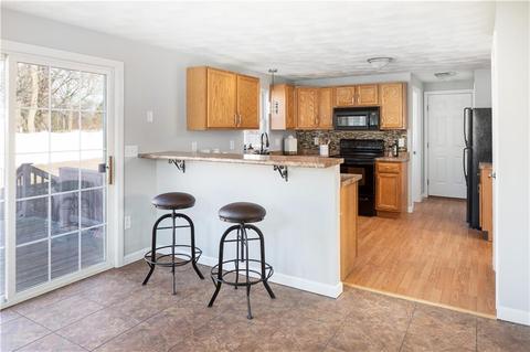 583 Sandy Ln, Warwick, RI 02889 photo 9
