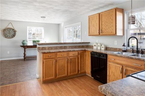 583 Sandy Ln, Warwick, RI 02889 photo 11