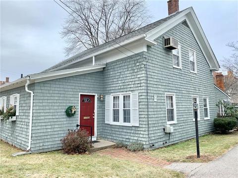 365 Coe St, Woonsocket, RI 02895 photo 2