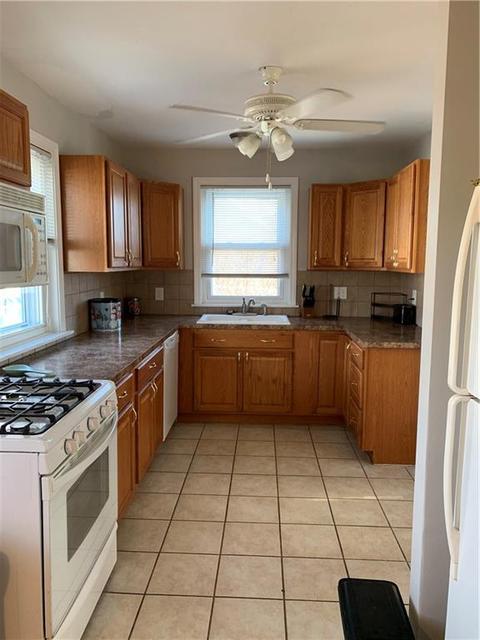 627 Main Ave, Warwick, RI 02886 photo 4