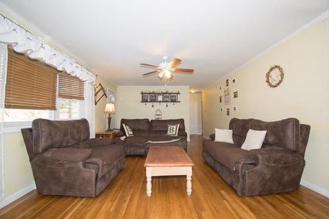 874 Putnam Pike, Glocester, RI 02814 photo 11
