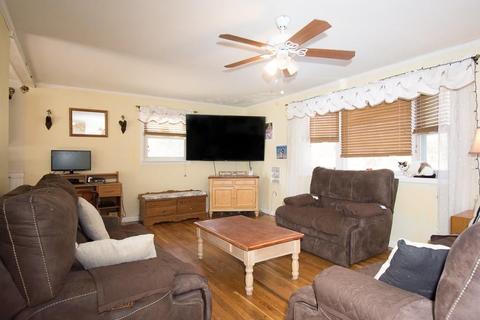 874 Putnam Pike, Glocester, RI 02814 photo 10