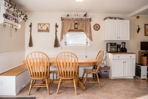 874 Putnam Pike, Glocester, RI 02814 photo 6