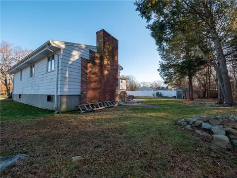 81 Oberlin Dr, Warwick, RI 02886 photo 5