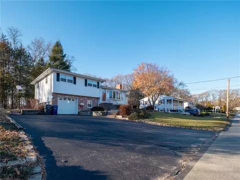 81 Oberlin Dr, Warwick, RI 02886 photo 8