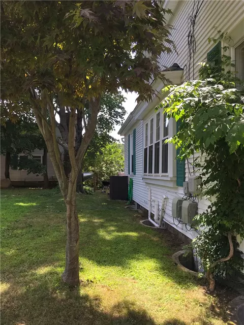 75 Oregon Ave, Woonsocket, RI 02895 photo 22