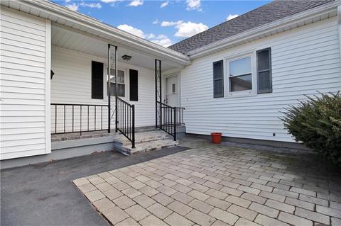 7 Stone Hill Dr, Westerly, RI 02891 photo 2