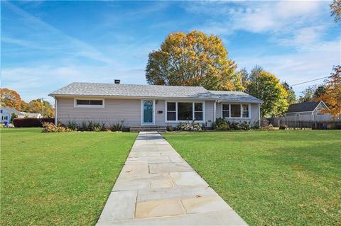 2 Rhody Dr, Westerly, RI 02891 photo 2