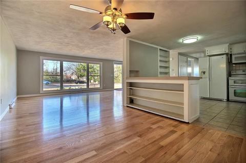 2 Rhody Dr, Westerly, RI 02891 photo 4