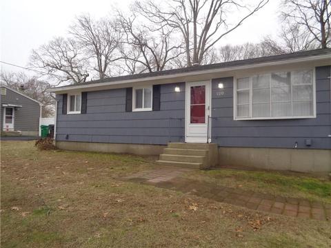120 John St, Warwick, RI 02889 photo 3