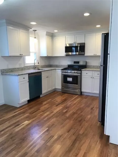 127 Covington Dr, Warwick, RI 02886 photo 5