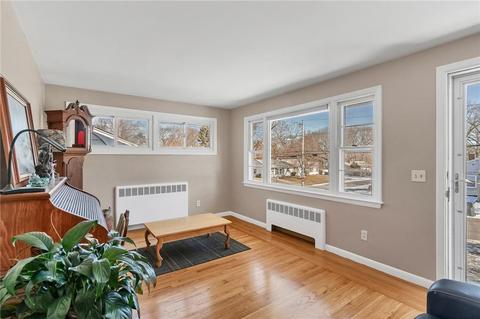 95 Gilbert St, Warwick, RI 02886 photo 8