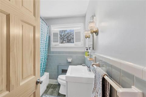 95 Gilbert St, Warwick, RI 02886 photo 17