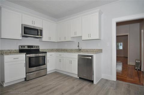 89 Summit St, Woonsocket, RI 02895 photo 6