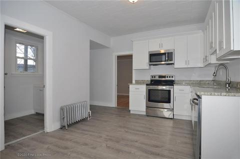 89 Summit St, Woonsocket, RI 02895 photo 7