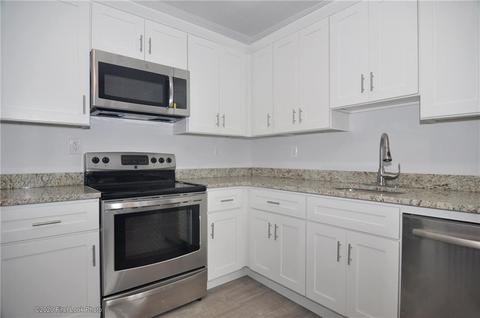 89 Summit St, Woonsocket, RI 02895 photo 8