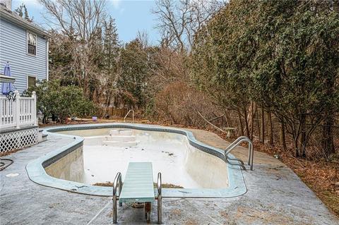 232 Douglas Rd, Warwick, RI 02886 photo 14