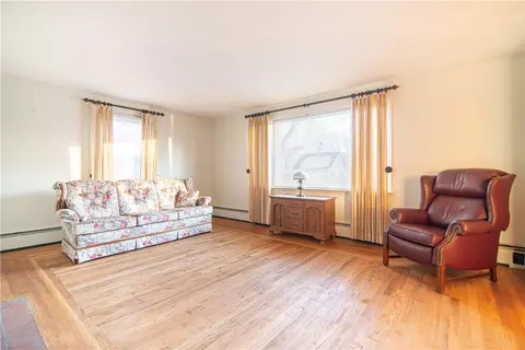 90 Spring St, Riverside, RI 02915 photo 3