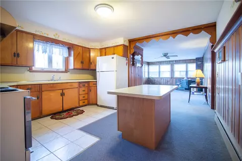 90 Spring St, Riverside, RI 02915 photo 2