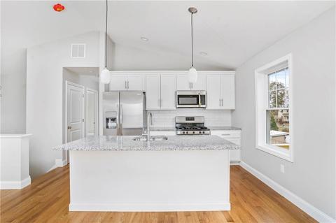 464 Fairview Ave, Coventry, RI 02816 photo 3