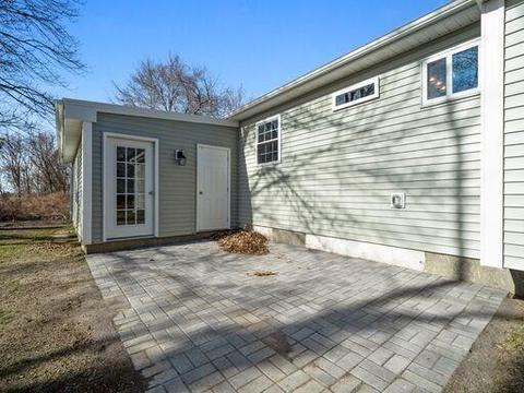 151 Fatima Dr, Warren, RI 02885 photo 2