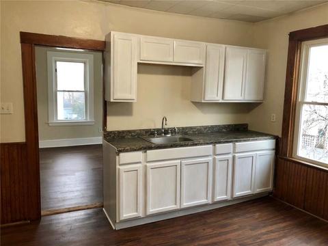 528 Elm St, Woonsocket, RI 02895 photo 4