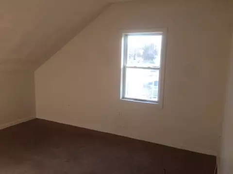 35 Pilgrim Ave, Coventry, RI 02816 photo 3