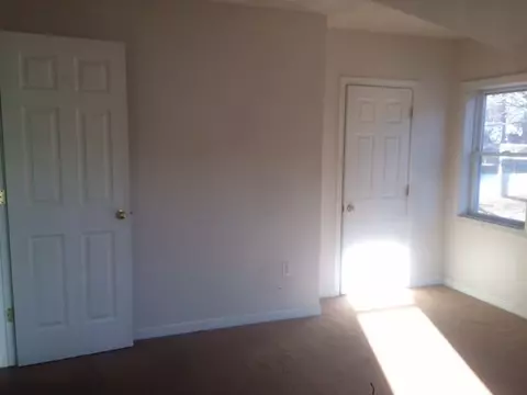 35 Pilgrim Ave, Coventry, RI 02816 photo 4