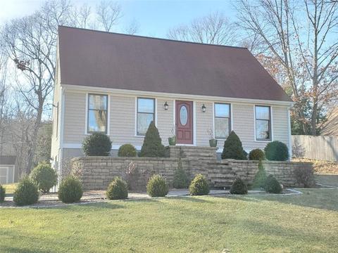 8 Danielle Ave, Westerly, RI 02891 photo 1