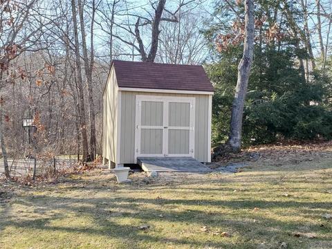 8 Danielle Ave, Westerly, RI 02891 photo 6