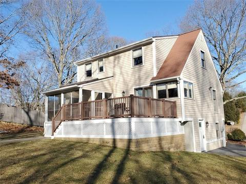 8 Danielle Ave, Westerly, RI 02891 photo 3