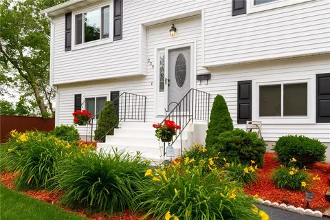 239 Smith St, Warwick, RI 02886 photo 3