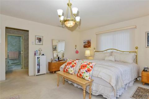 522 Quisset Ct, Warwick, RI 02886 photo 9