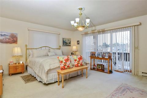 522 Quisset Ct, Warwick, RI 02886 photo 10