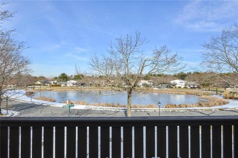 522 Quisset Ct, Warwick, RI 02886 photo 3