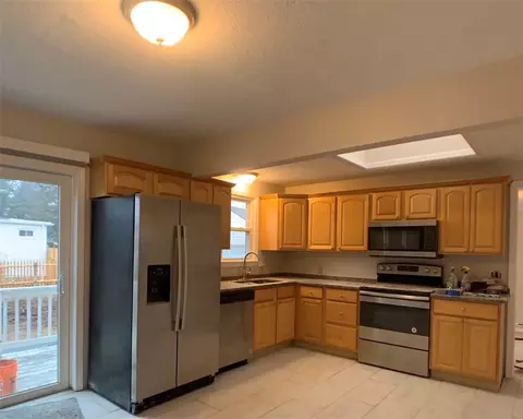 94 Community Rd, Warwick, RI 02889 photo 4