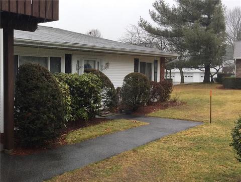 582 Pocasset Ct, Warwick, RI 02886 photo 2