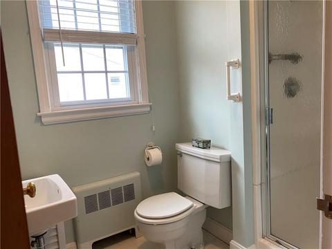 30 Everett St, Middletown, RI 02842 photo 15