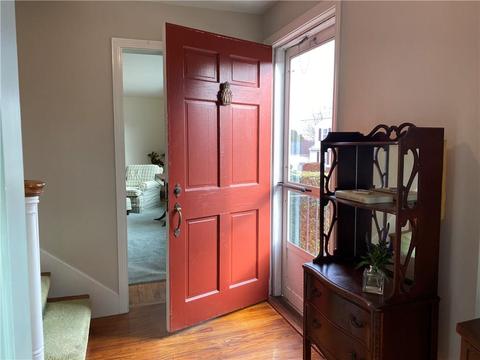 30 Everett St, Middletown, RI 02842 photo 4