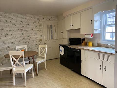 30 Everett St, Middletown, RI 02842 photo 10